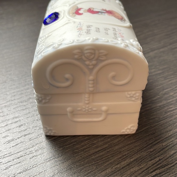 Precious moments trinket box - Picture 3 of 6
